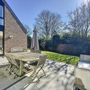 Bosveldweg : Superbe villa avec un vaste jardin + parking