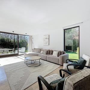 Bosveldweg : Superbe villa avec un vaste jardin + parking