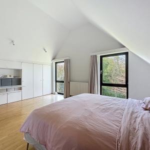 Bosveldweg : Superbe villa avec un vaste jardin + parking
