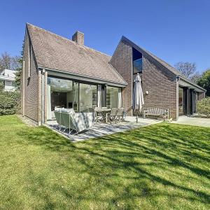 Bosveldweg : Superbe villa avec un vaste jardin + parking
