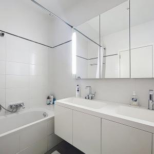 Petit Sablon : Charmant appartement meublé de 2 CH. + balcon