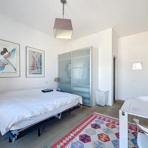 Petit Sablon : Charmant appartement meublé de 2 CH. + balcon