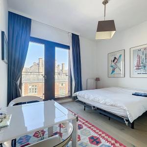 Petit Sablon : Charmant appartement meublé de 2 CH. + balcon