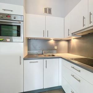 SOUS OFFRE !! Floride / Observatoire: Beau studio + jolie terrasse Sud 