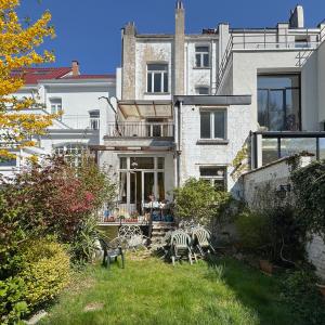 SOUS OFFRE !! Brugmann/Merjay Maison Maitre 5 chbres jardin à rénover 