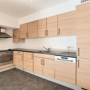 VDK/Churchill : Bel appartement moderne + balcon