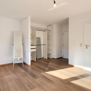 VDK/Churchill : Bel appartement moderne + balcon