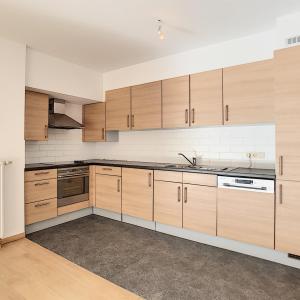 VDK/Churchill : Bel appartement moderne + balcon