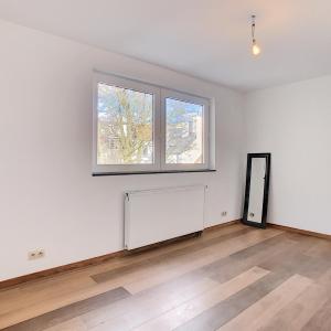 VDK/Churchill : Bel appartement moderne + balcon