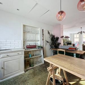 BOONDAEL : Superbe duplex rez-de-chaussée commercial