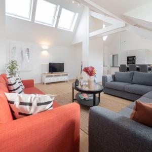 Molière: Appartement rénové 4 ch, 4 sdd Possibilité terrasse