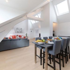Molière: Appartement rénové 4 ch, 4 sdd Possibilité terrasse