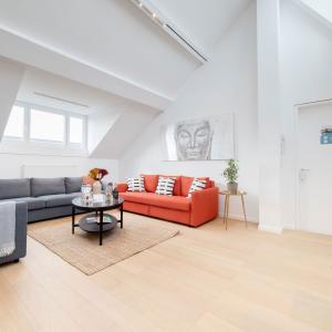 Molière: Appartement rénové 4 ch, 4 sdd Possibilité terrasse