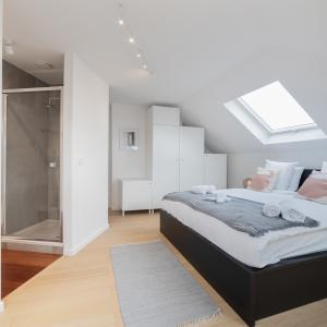 Molière: Appartement rénové 4 ch, 4 sdd Possibilité terrasse