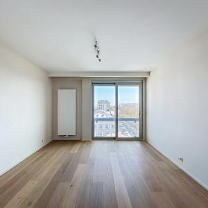 Cinquantenaire : Superbe penthouse + vue panoramique