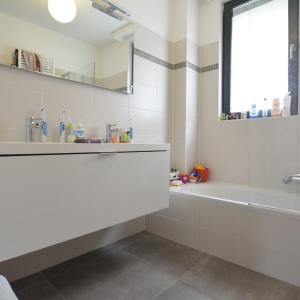 Saint-Job : Magnifique maison moderne de 4 chambres + jardin