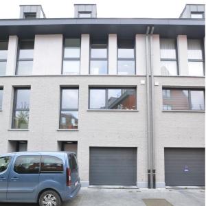 Saint-Job : Magnifique maison moderne de 4 chambres + jardin