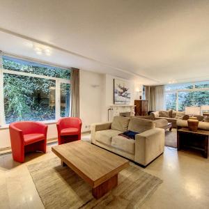 BDC/ROOSEVELT : Beau rez-de-chaussée 3 chambres meublé 