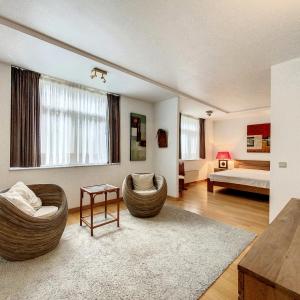 BDC/ROOSEVELT : Beau rez-de-chaussée 3 chambres meublé 