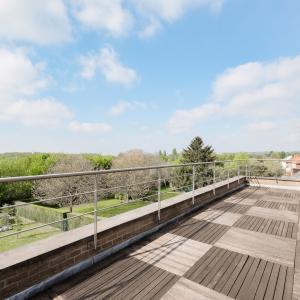 Beersel/Uccle, splendide villa 6 chambres, 4 sdb avec jardin