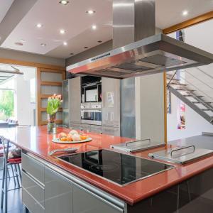 Beersel/Uccle, splendide villa 6 chambres, 4 sdb avec jardin
