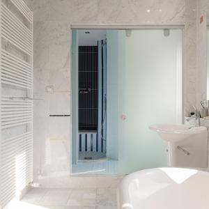 Beersel/Uccle, splendide villa 6 chambres, 4 sdb avec jardin