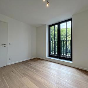 Globe : Penthouse neuf 2 chambres + terrasse + parking