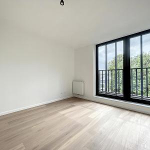 Globe : Penthouse neuf 2 chambres + terrasse + parking
