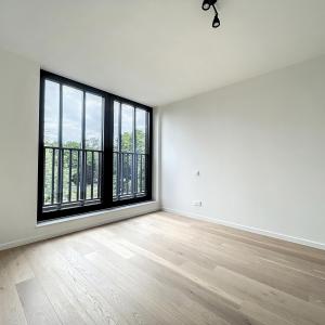 Globe : Penthouse neuf 2 chambres + terrasse + parking