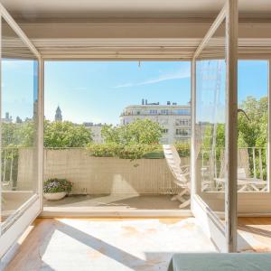 Longchamps : Magnifique appartement 2 ch, terrasses & garage