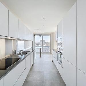 Cinquantenaire : Superbe penthouse + vue panoramique