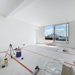 Quartier Molière, penthouse rénové 3 ch avec grande terrasse