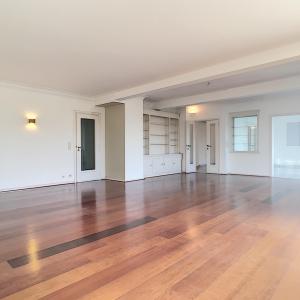 Square Marie Louise : Somptueux appartement 3 chambres
