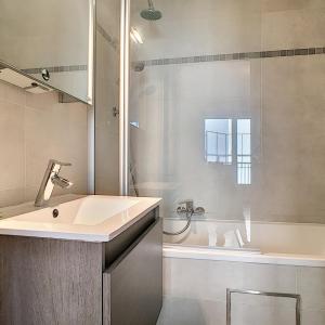 Square Marie Louise : Somptueux appartement 3 chambres