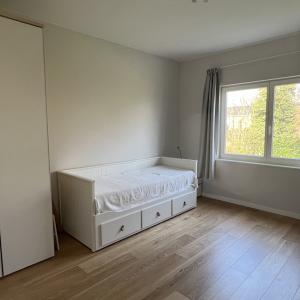 Uccle/Linkebeek : Belle villa rénovée de 4 ch.+ bureau 