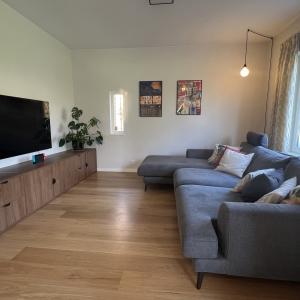 Uccle/Linkebeek : Belle villa rénovée de 4 ch.+ bureau 