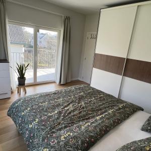 Uccle/Linkebeek : Belle villa rénovée de 4 ch.+ bureau 