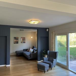 Uccle/Linkebeek : Belle villa rénovée de 4 ch.+ bureau 