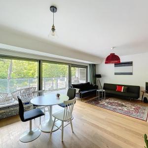 Quartier Européen : Bel appartement 2 chambres avec terrasse