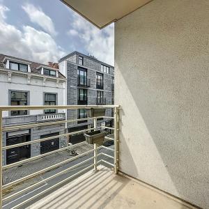 VDK/Churchill : Bel appartement moderne + balcon