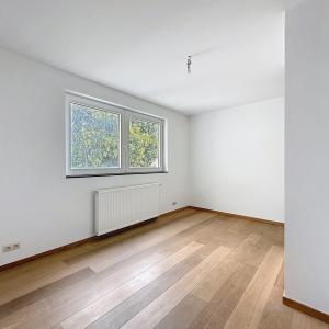 VDK/Churchill : Bel appartement moderne + balcon