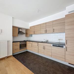VDK/Churchill : Bel appartement moderne + balcon