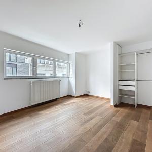 VDK/Churchill : Bel appartement moderne + balcon