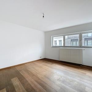 VDK/Churchill : Bel appartement moderne + balcon