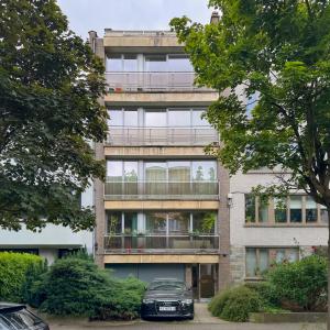 Altitude Cent:  Bel immeuble de rapport 5 unités + garage 