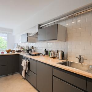 Altitude Cent:  Bel immeuble de rapport 5 unités + garage 
