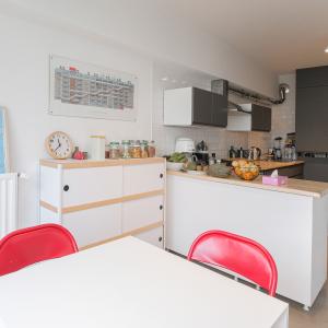 Altitude Cent:  Bel immeuble de rapport 5 unités + garage 