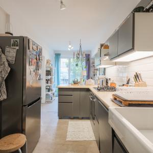 Altitude Cent:  Bel immeuble de rapport 5 unités + garage 