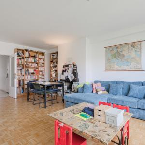 Altitude Cent:  Bel immeuble de rapport 5 unités + garage 