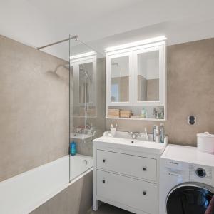Altitude Cent:  Bel immeuble de rapport 5 unités + garage 